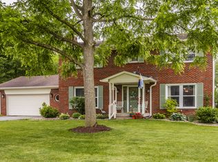 302 Woodland East Dr, Greenfield, IN