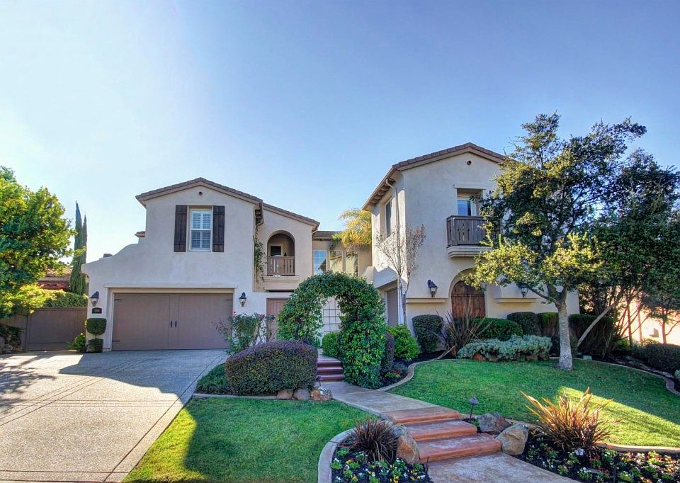 1st image of 208 Heron Creek Ct