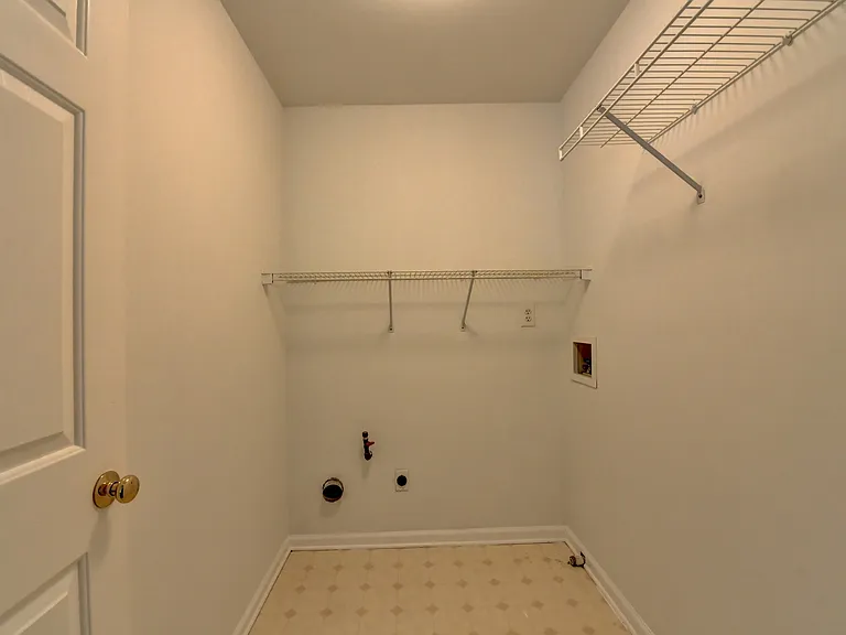 6535 Ganton Dr — Photo 36