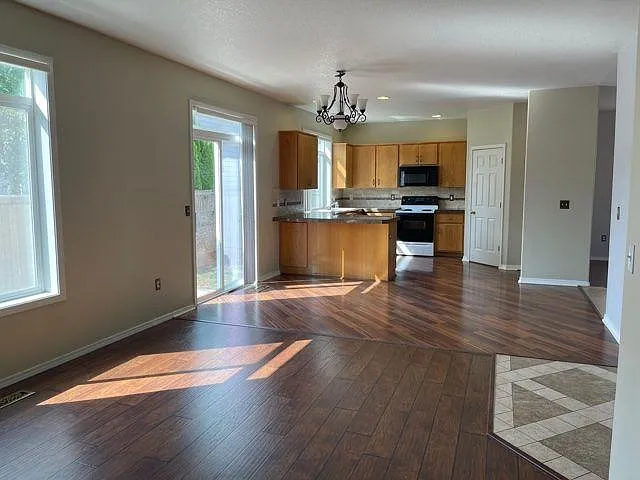 4214 NE 166th Ave — Photo 6
