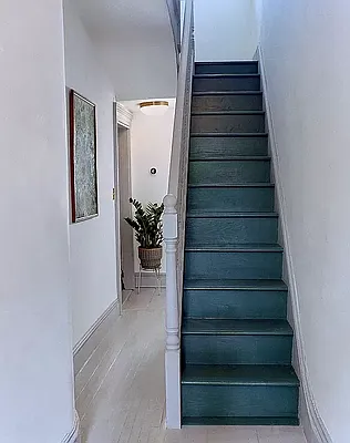 Rented by Outlive | media 6