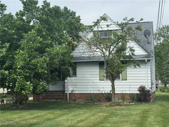 246 E 280th St, Euclid, OH 44132