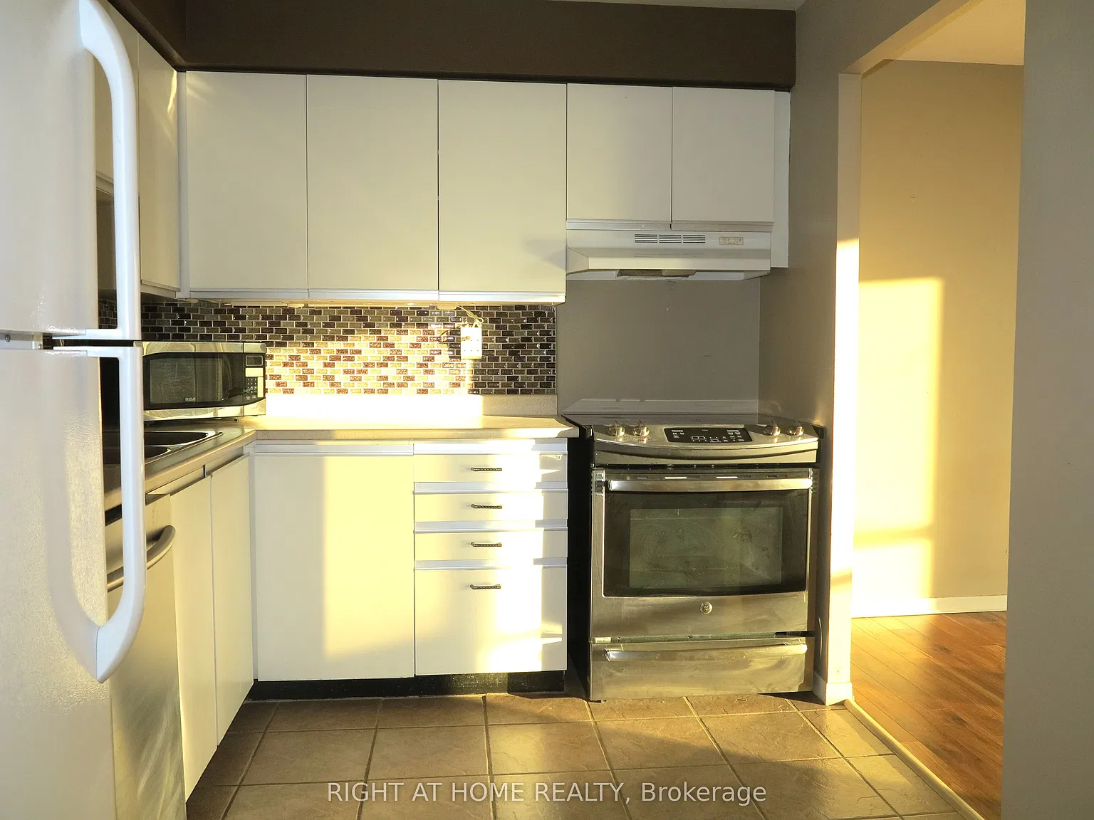 1 bed, $1,600 — Photo 3