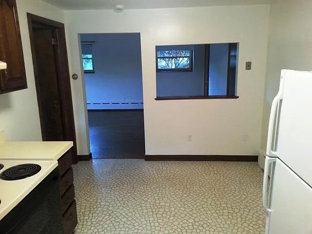 255 Harbor St — Photo 5