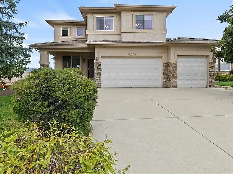 9630 Hollyleaf Ct — Photo 1