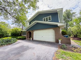 12533 S Iroquois Rd, Palos Park, IL