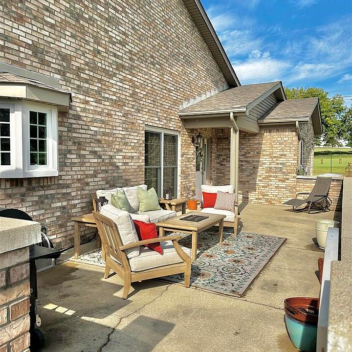 1st image of 40 Golf View Ct