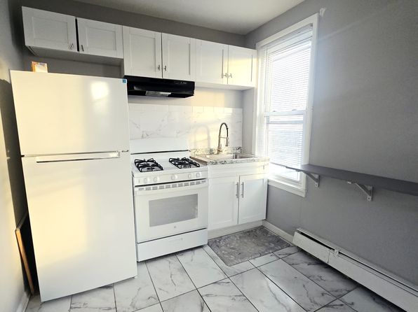 352 New Brunswick Ave #1A