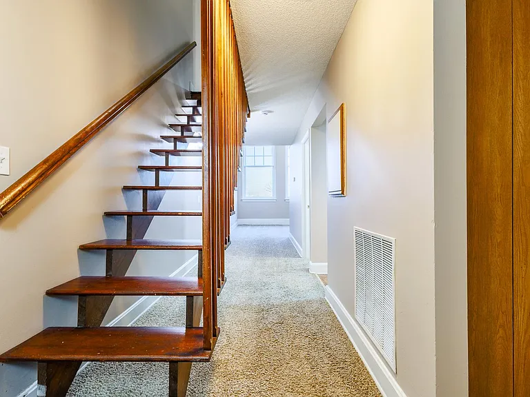 2120 Deer Park Blvd — Photo 2