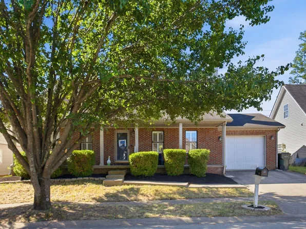2452 English Station Dr, Lexington, KY 40514