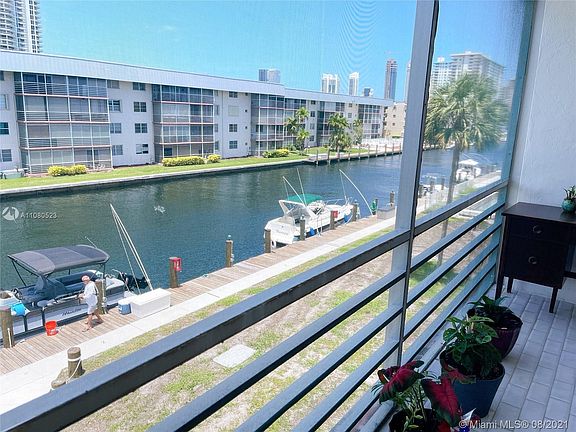 2nd image of 3725 NE 169th St APT 307