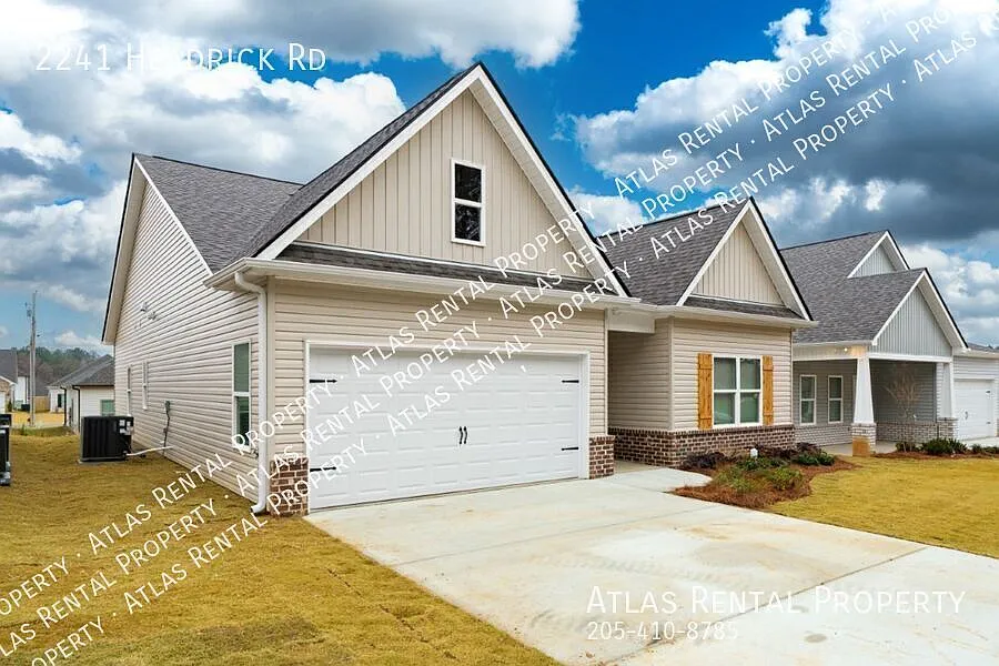 Stunning 3BR/2BA Beauty Modern Upgrades, Incredible Value & Won't Last Long! — Photo 2