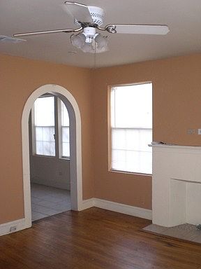 2nd image of 407 Fountain Ter