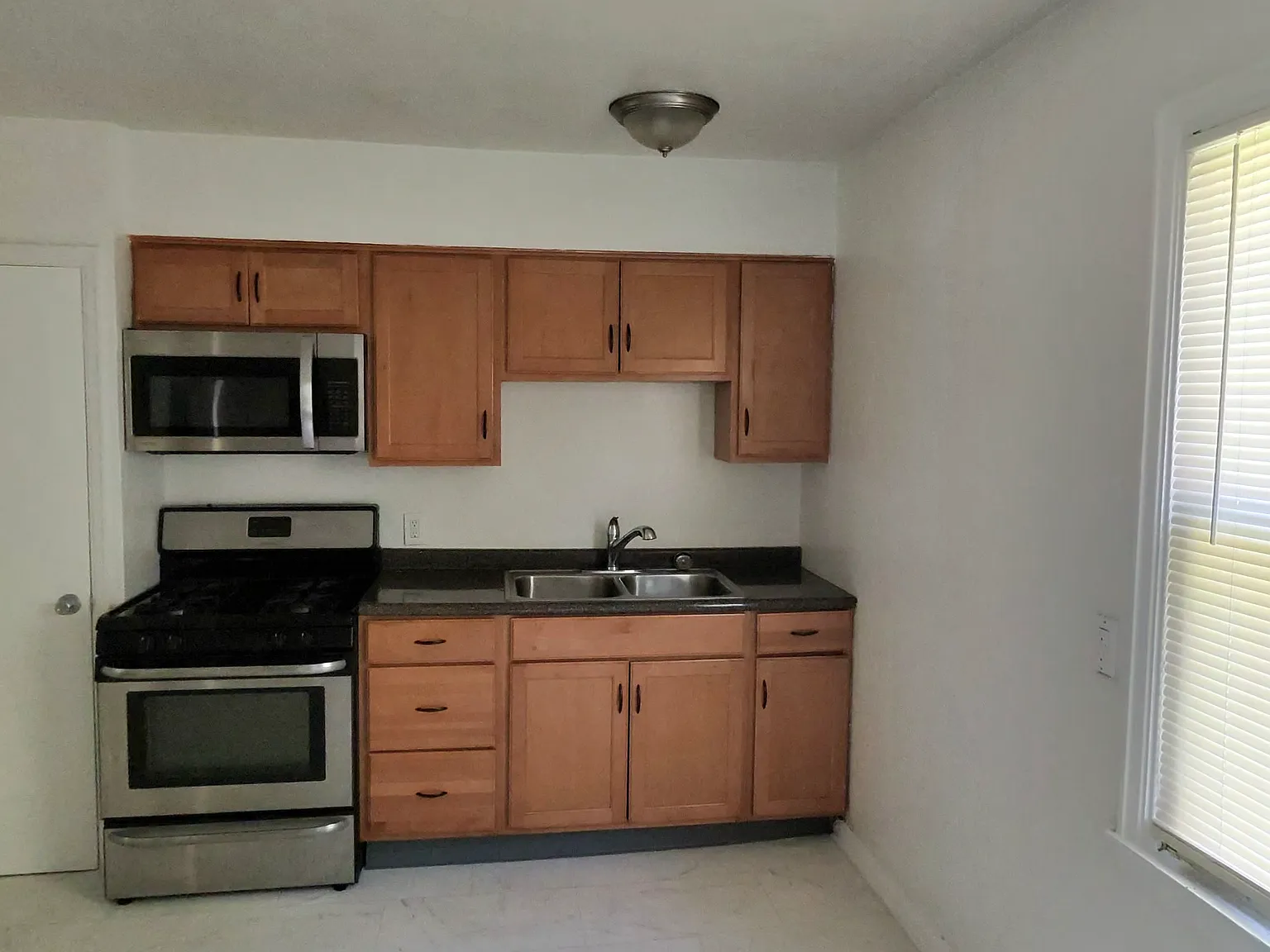 2 bed, $1,000 — Photo 3