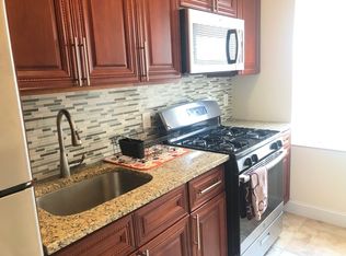 21-27 36th St #2, Astoria, NY 11105