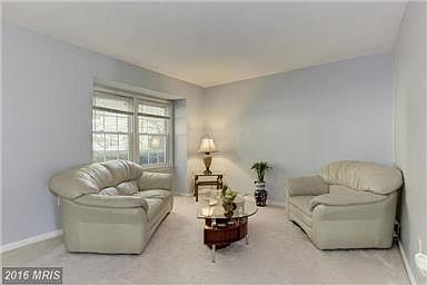 4th image of 819 Sycamore Ct