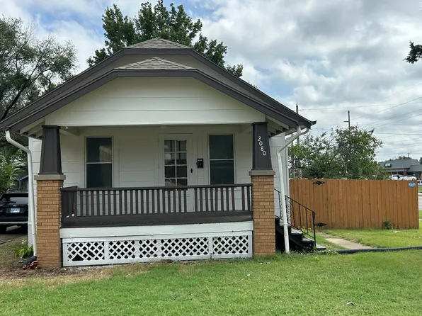 2080 SW Washburn Ave, Topeka, KS 66604