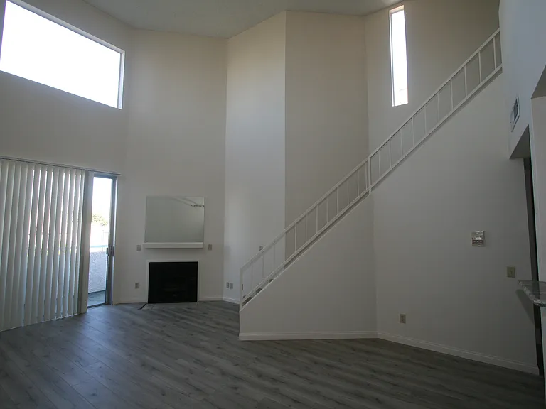 3637 Clarington Ave #202 — Photo 10