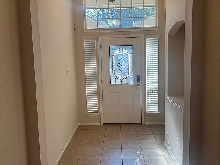 6512 La Sol Ln — Photo 2
