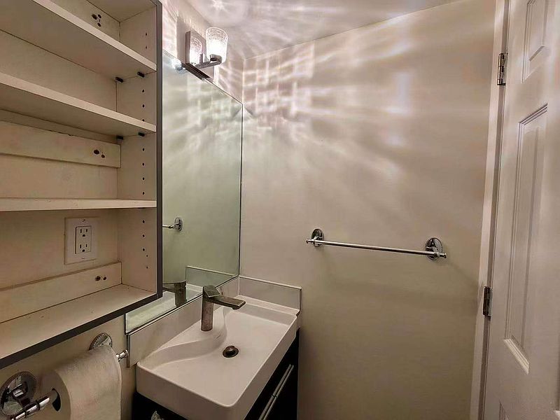 Vancouver House for rent - 2 Bedrooms — photo 2