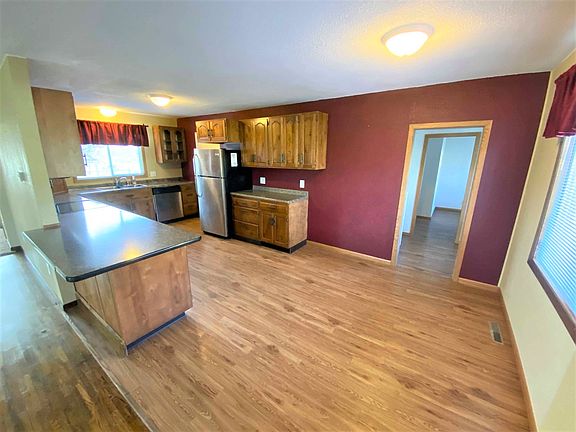3rd image of 2403 Lawler St