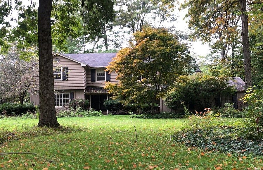 1st image of 2121 Arms Dr