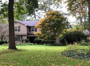 2121 Arms Dr, Girard, OH