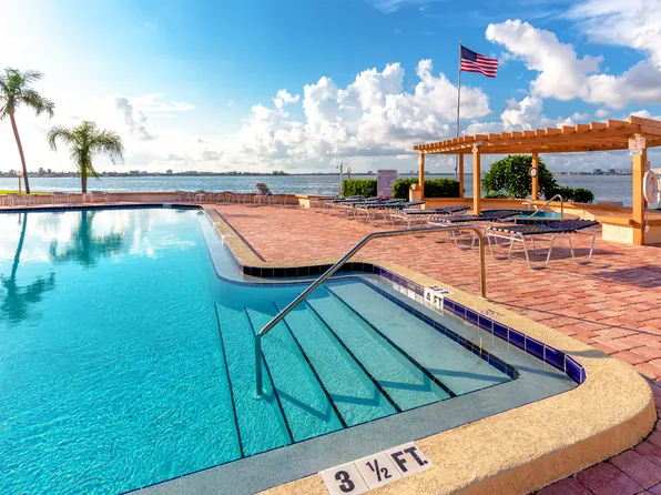 6051 Sun Blvd, Saint Petersburg, FL