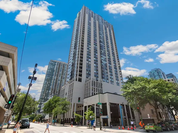 1122 N Clark St APT 3104, Chicago, IL 60610
