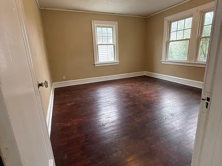 2113 N Taylor Rd — Photo 33