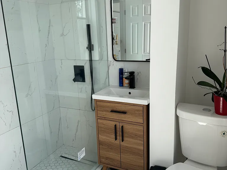 301 3rd St #3 — Photo 3