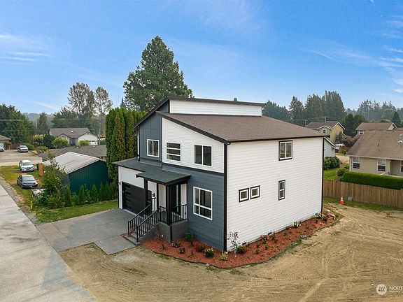 2nd image of 1834 Barrington Ln