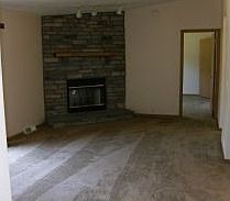 3rd image of 425 E Main St SE