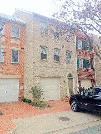 1st image of 202 Oronoco St #Townhouse