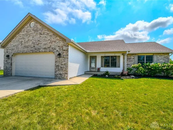112 Parkview Dr, Jackson Center, OH 45334