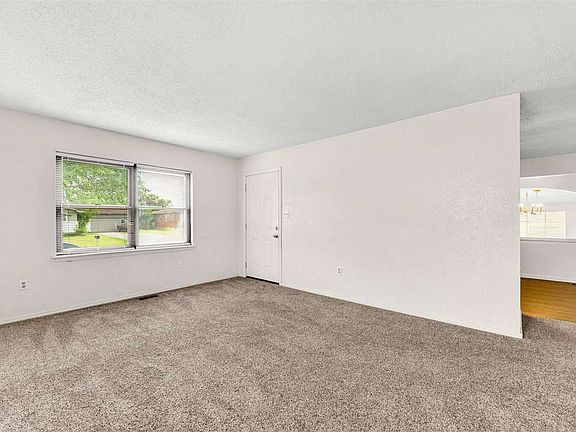 5th image of 4519 NW Cheyenne Ave