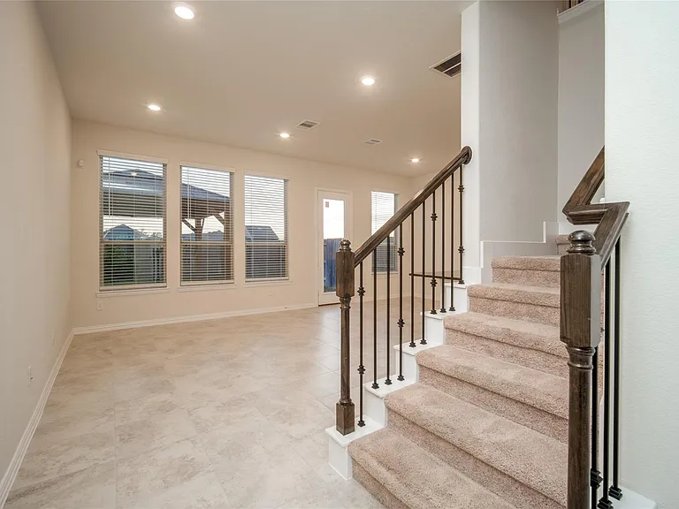 1634 Ryon Falls Dr — Photo 6