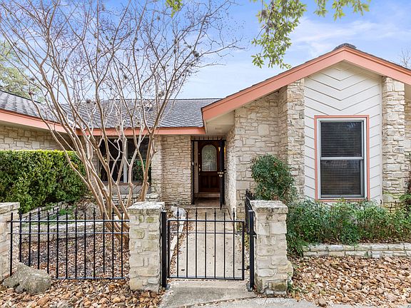 2nd image of 19611 Encino Way