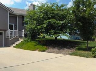404 20th Ave S, Greenwood, MO 64034