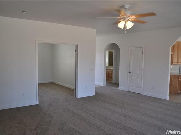 3rd image of 4013 Chica Ave