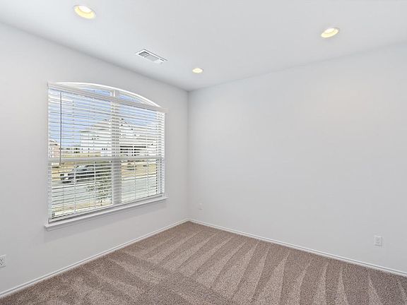 5th image of 405 Blue Oak Blvd