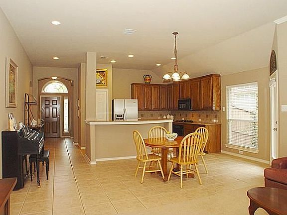 2nd image of 1745 Flowers Dr