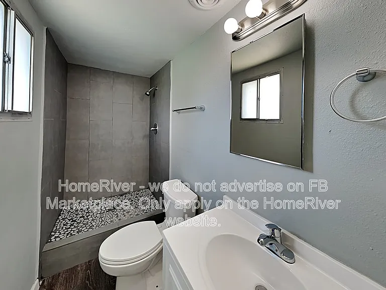 1801 N 63rd Dr — Photo 11