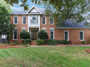 6800 Danbers Ct, Oak Ridge, NC 27310