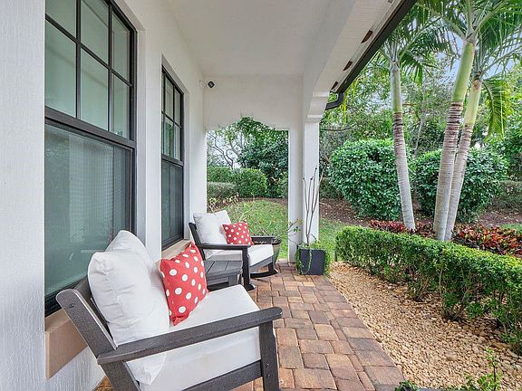2nd image of 11725 Bayview Circle