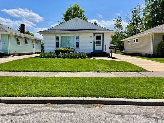 2nd image of 28634 Forest Rd