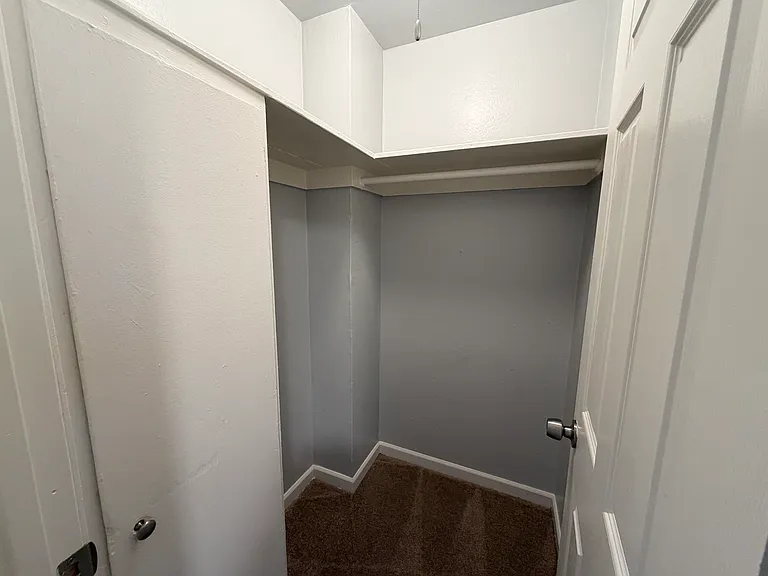 Tahoe Terrace Apartments — Photo 9