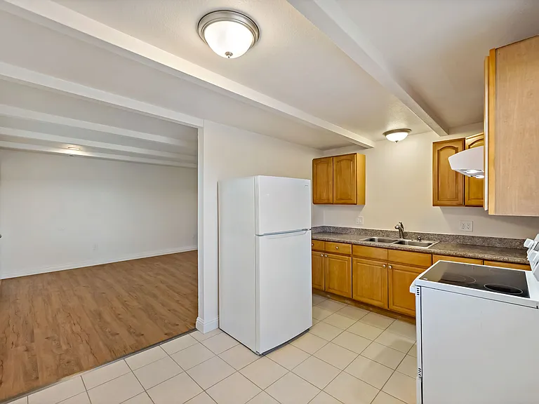 324 S 4th St #326 — Photo 18