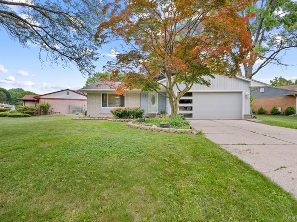 23870 Rockingham St, Southfield, MI 48033