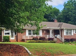 102 Elizabeth St, Abbeville, SC 29620